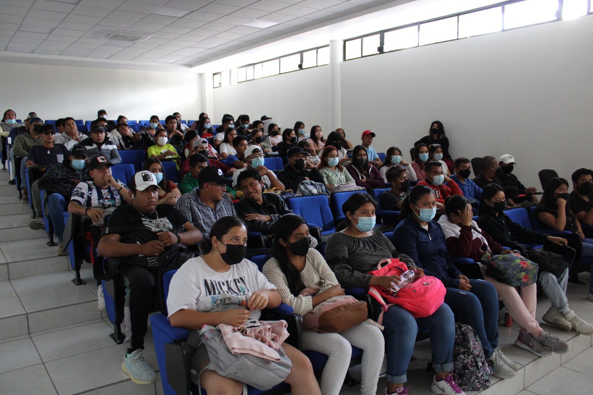 UPFIM_Oficial's tweet photo. Se llevó a cabo el taller “𝓗𝓪𝓵𝓵𝓸𝔀𝓮𝓮𝓷 𝓝𝓨𝓒 𝓼𝓽𝔂𝓵𝓮” a cargo de Georgina Young-Ellis, docente del idioma inglés, el cual mostró la historia de la celebración anglosajona, particularmente en la ciudad de New York. 🎃⚰️🎃 🇲🇽🇺🇸
#YoSoyUPFIM
#InternacionalizaciónUPFIM https://t.co/FOgPA22McQ