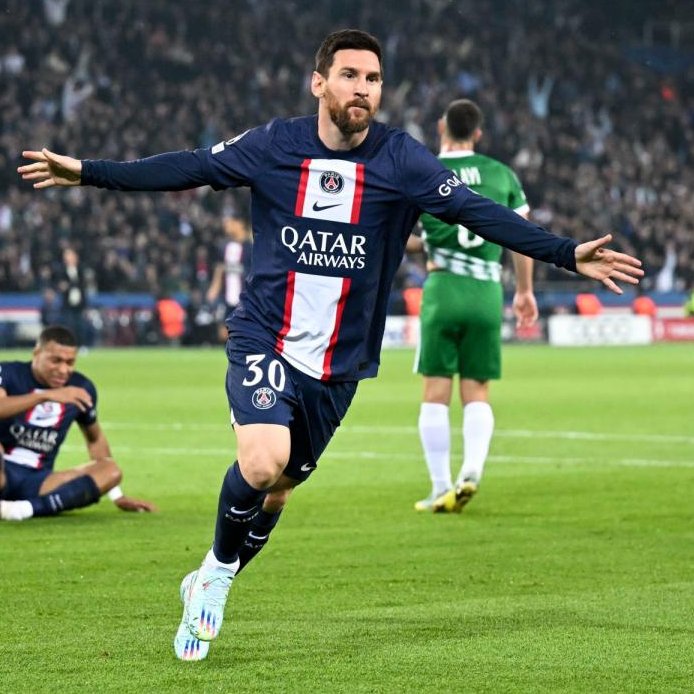 Sofascore's tweet photo. 🔎 | FOCUS

Alongside Kylian Mbappé, Lionel Messi also put on a show in PSG's 7:2 win over Maccabi Haifa:

👌 68 touches
⚽️ 2 goals
🎯 5 shots/2 on target
🅰️ 2 assists
🎁 2 big chances created
🔑 4 key passes
👟 44/54 accurate passes
📈 9.8 Sofascore rating

🔥🔥

#PSGMAC #UCL https://t.co/vUmIfYlQr5