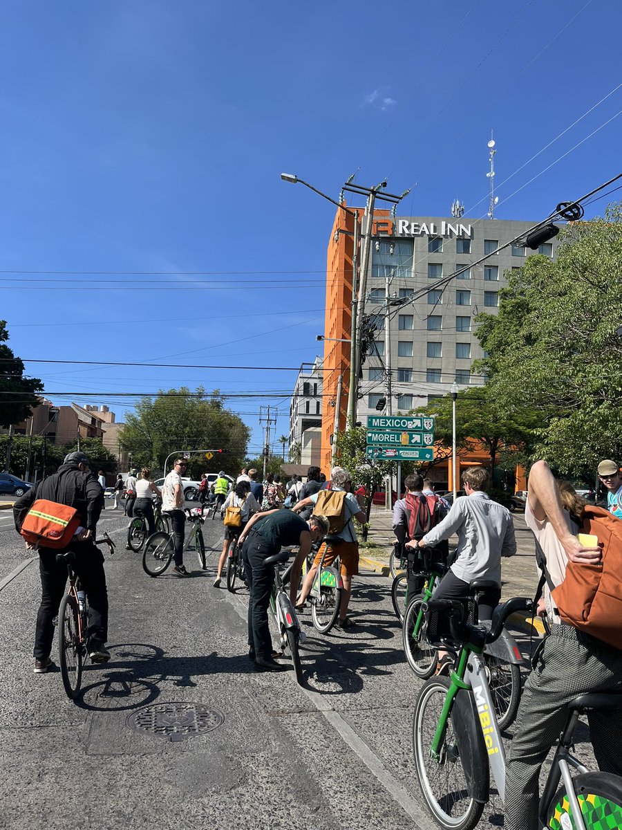 alelealv's tweet photo. Inicia @go_nabsa #Guadalajara 🎉🎉🎉

Recorrido en bici por infraestructura ciclista de la ciudad https://t.co/3H7w09ijPF