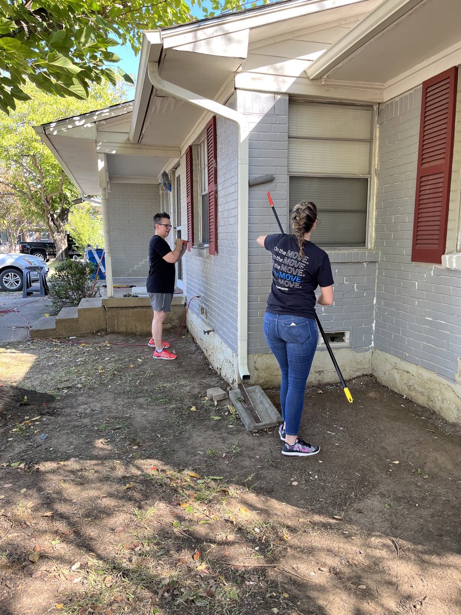 OrthofixMedical's tweet photo. We are proud to come together and make a difference in the health, wellness, and future of the communities where we live and work! #OrthofixGivesBack #Orthofix #ForTheLoveOfLewisville https://t.co/sheY7DFXDF