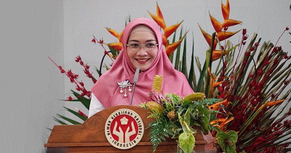 LSoekier's tweet photo. @Umysavior_ Mba jgn dibanding2 kan soal hijab di watak teroris hati2, soal hijab serahkan ke masing2 aja pribadinya. Ingat ibu presiden kita ibu wakil presiden kita. Hijab soal kita aja mau pake silahkan ga jga silahkan. Hak masing2. Watak radikal mang sudah dari sana2. @CCICPolri Monggo 🙏 https://t.co/drnfj6B90F