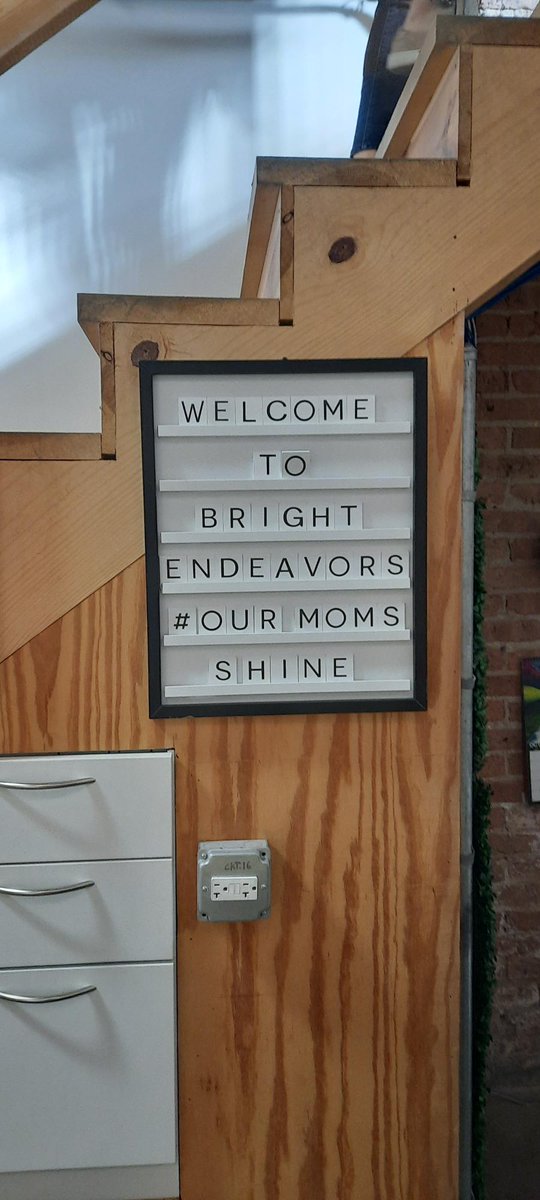 ChiTrust's tweet photo. .@BrightEndeavors recently celebrated the grand opening of their location in East Garfield Park. The nonprofit is the social enterprise of Trust grant recipient @newmomschicago and engages young moms in a comprehensive, paid job training program. #Chicago #CriticalNeeds https://t.co/xivGHwpcM9