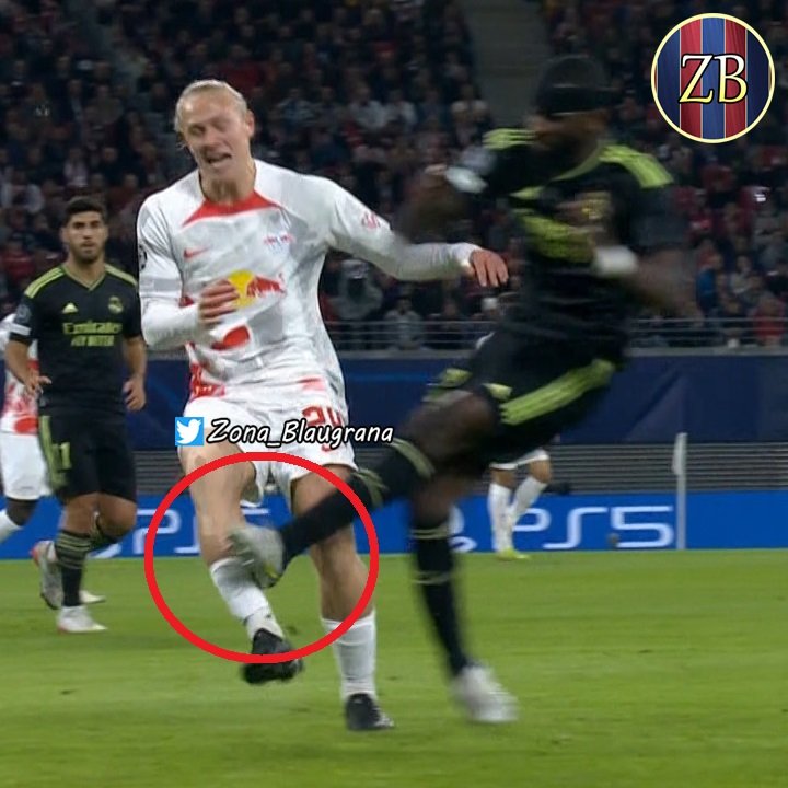 jesussamasfc's tweet photo. Que cerdo es el papu eh 🤔 https://t.co/nepQrBpiru