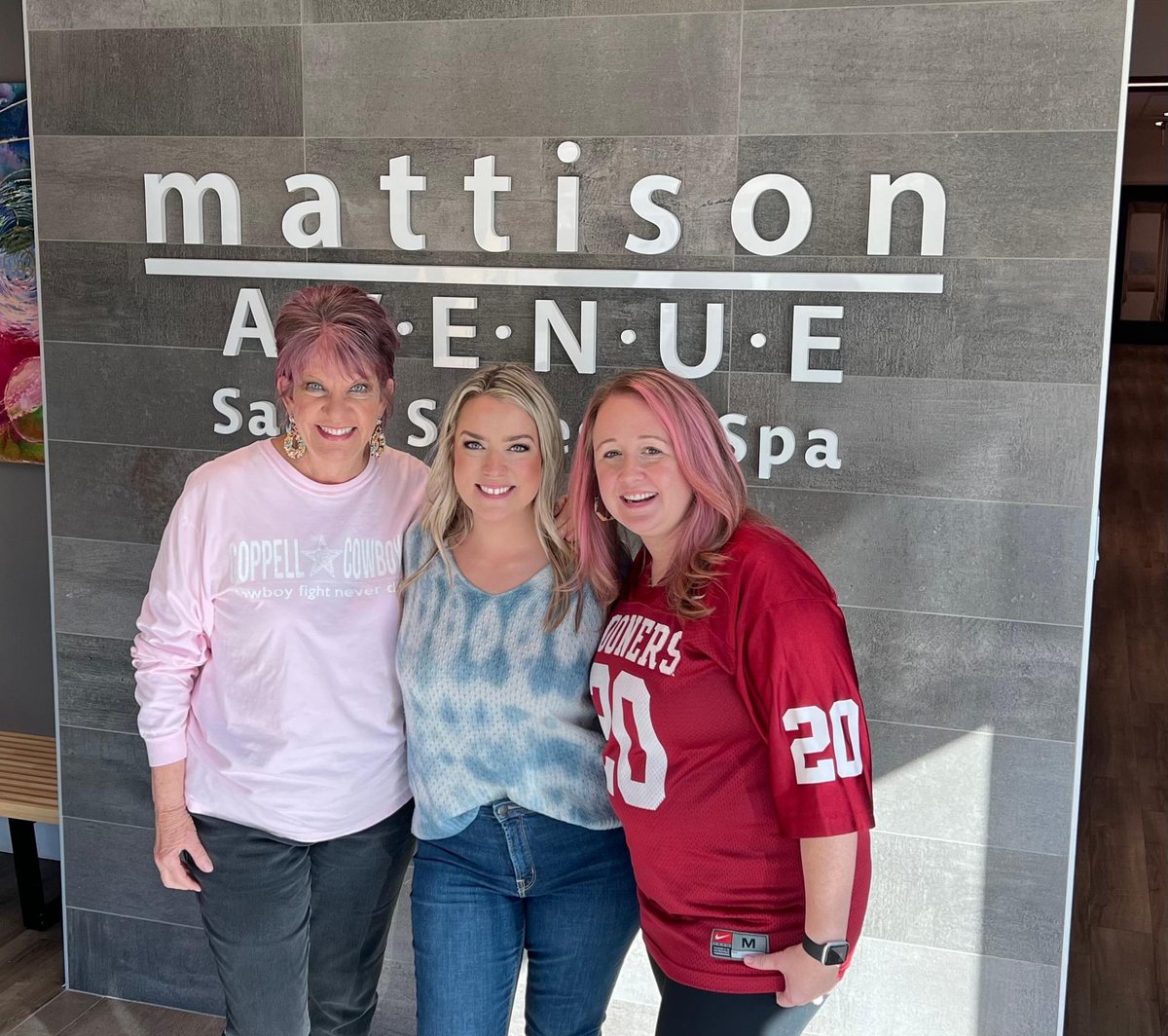 MrsPriceLeads's tweet photo. We challenged our Colts to raise 25k and we would dye our hair. They did it!! We had to deliver on our promise. Thanks to Claire Gaytan!! The kids were so excited to see us today!! https://t.co/b1y347Pnyo