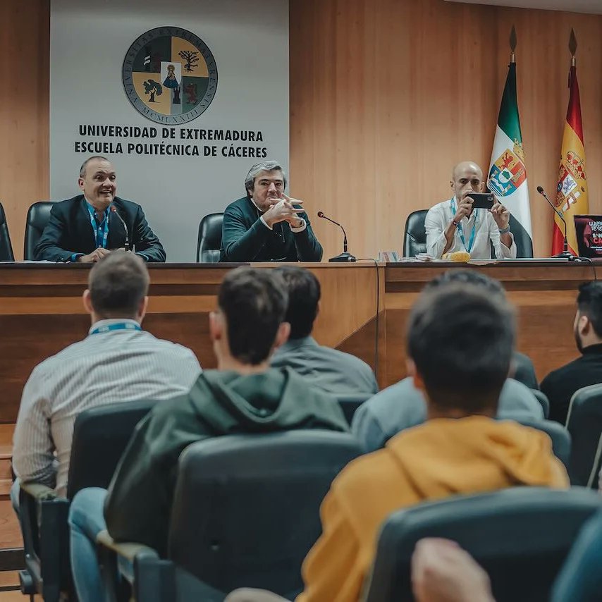 Escuela Politécnica CC tweet media