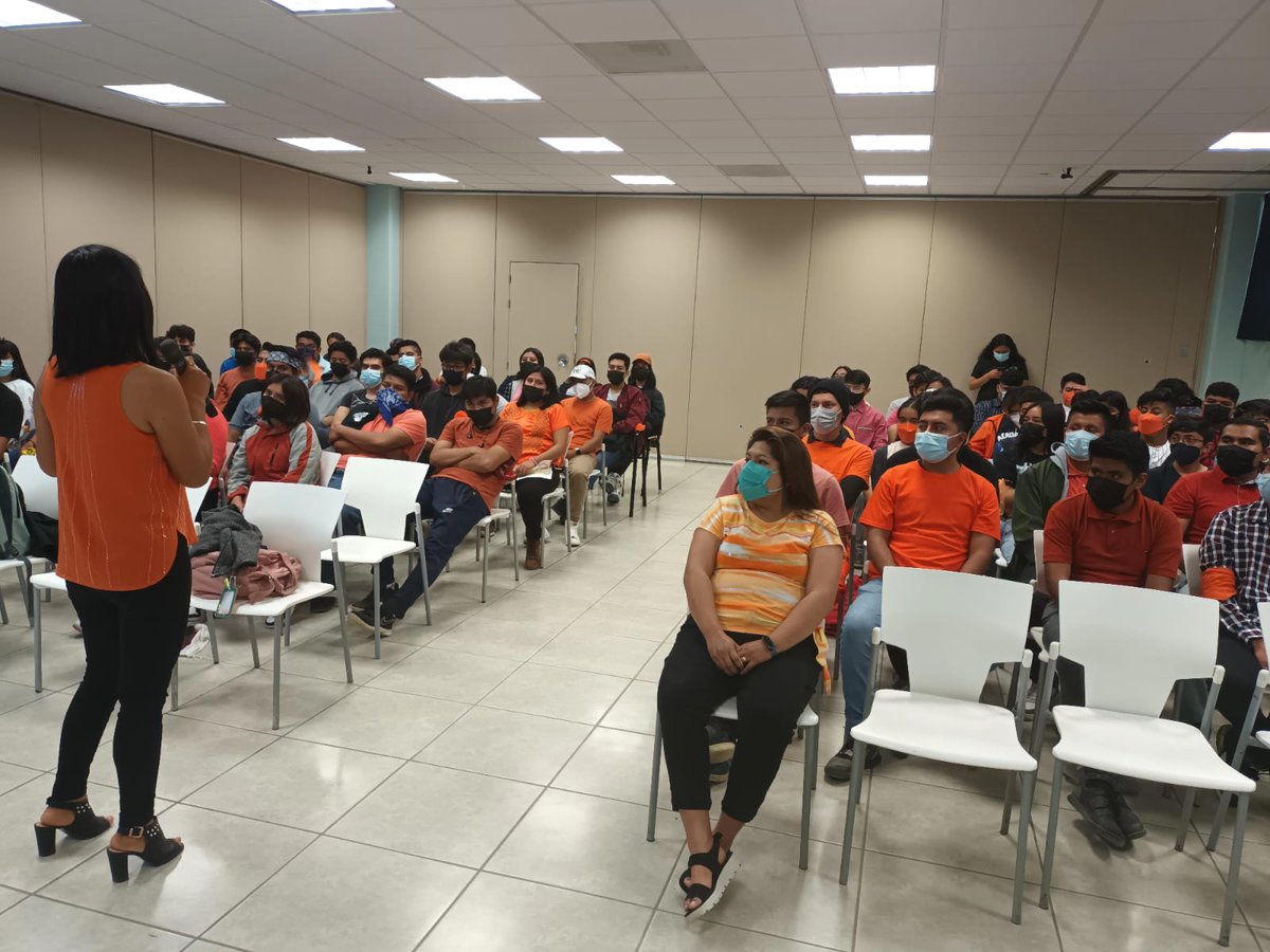 dgsutvco's tweet photo. Estudiantes de la carrera de @dgsutvco en coordinación con la Dirección Académica se suman a la campaña permanente del #DíaNaranja. 🔶✋

A través de diversas actividades que buscan sensibilizar a la erradicación de la violencia contra mujeres y niñas.

#AltoALaViolencia
#ÚNETE https://t.co/6VUzEZH1RD