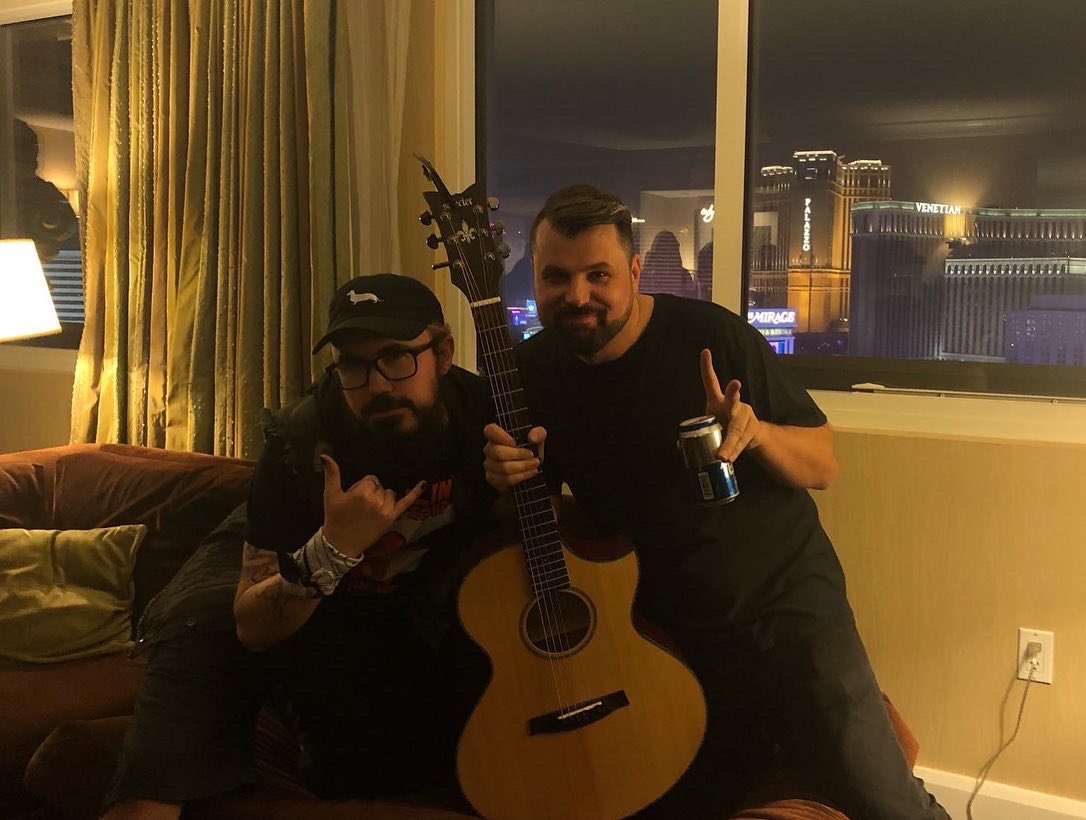 GuardrailSucks's tweet photo. 🖤 When Shane Told invites you to come play for 45 people from the LSS podcast group after WWWY gets cancelled & you've been drinking since 11, you grab another drink & try to remember your songs. Stoked we could make the best of an otherwise shit day 💕 #SilverRail #GuardStein https://t.co/KE9OBUbyOv