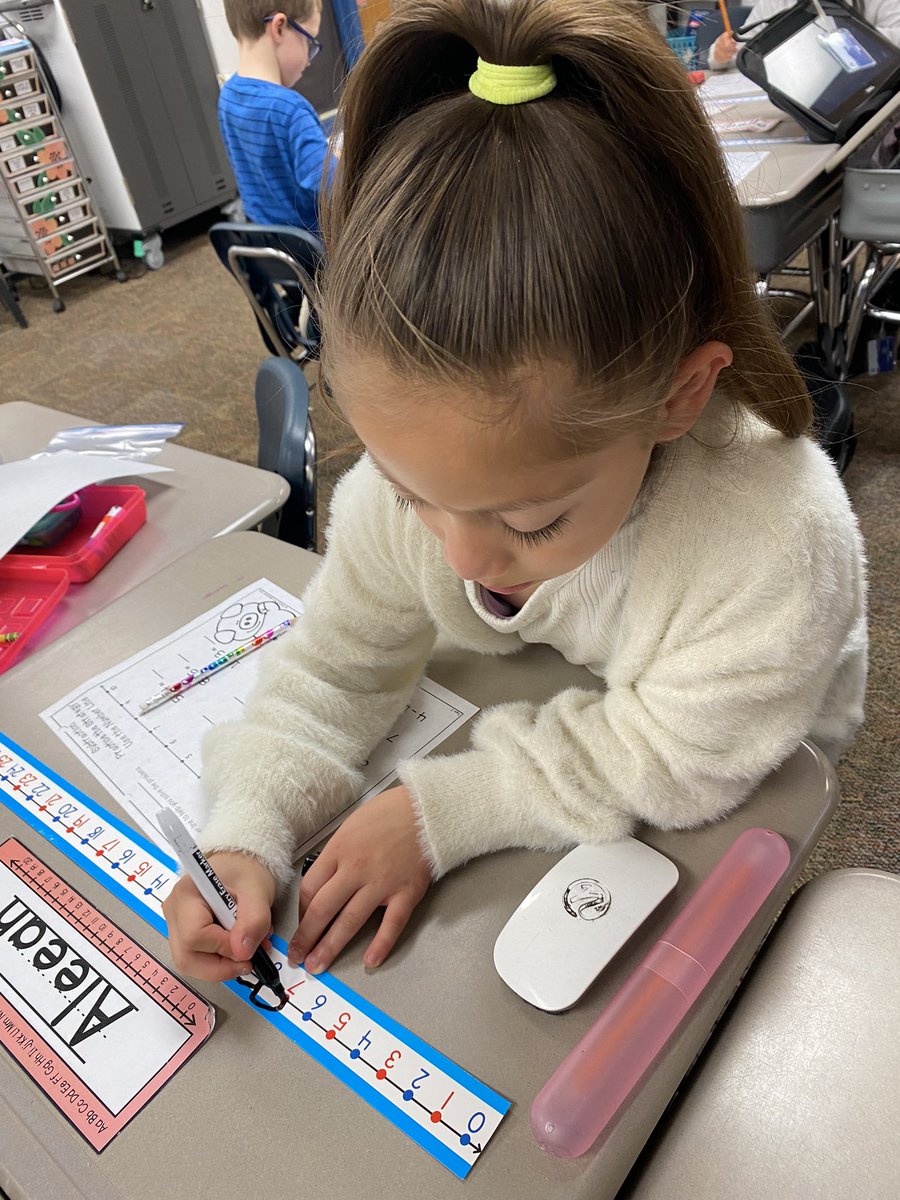 dclingingsmith1's tweet photo. We began counting back to subtract in math this week!! Friends helped each other be the โteacherโ too!! #fabulousfirsties #countback #enjoytheview @VV_Voyagers https://t.co/7GWlodXblw