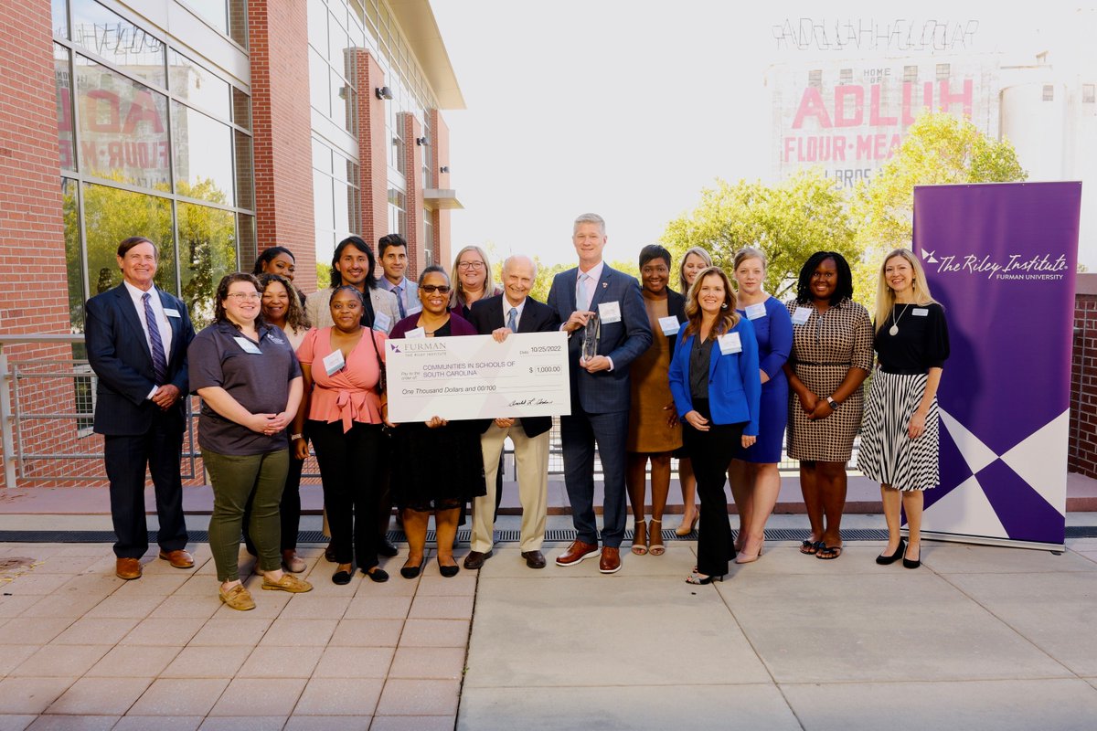 rileyinstitute's tweet photo. The @ClemsonCofEd Teacher Residency Program, @cisofsc, and the Upstate Schools Consortium are all outstanding examples of the positive things happening in South Carolina public education. Congratulations to all! #WhatWorksSC https://t.co/A4Zh6HMh53