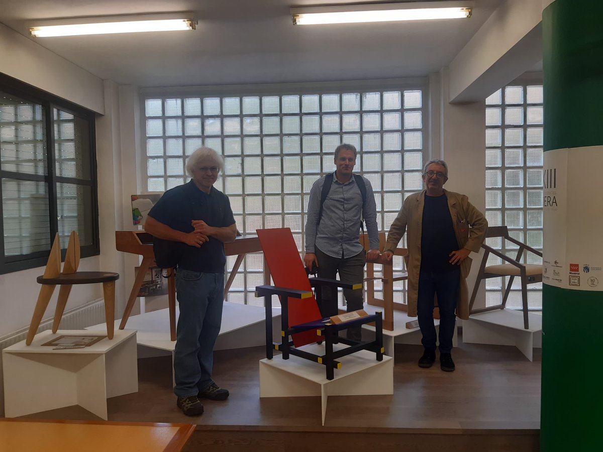 fpmaderaymueble's tweet photo. Hoy nos visitaron los profesores  de #Estonia  Margus Krips y Lauri Kutsar. Han conocido nuestras instalaciones y alumnado para futuras colaboraciones #ErasmusPlus #erasmus #educacion #educacionfuenlabrada #badbunnychile https://t.co/9yKEOuiFPV