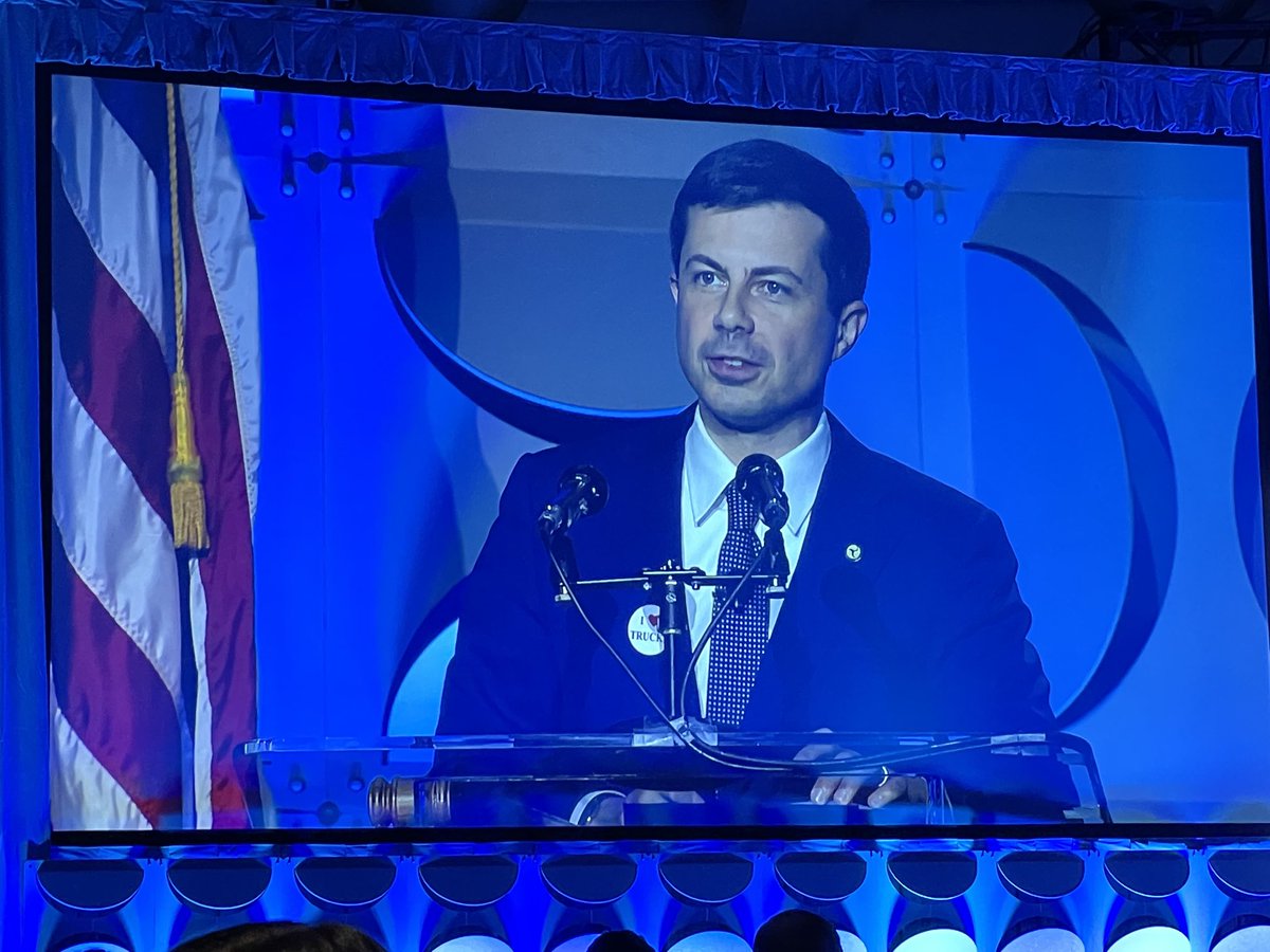 SethClevenger's tweet photo. .@USDOT @SecretaryPete Buttigieg: Trucking is absolutely vital to the supply chains that are the backbone of the U.S. economy. #ATAmce22 https://t.co/THaoBqc9uE