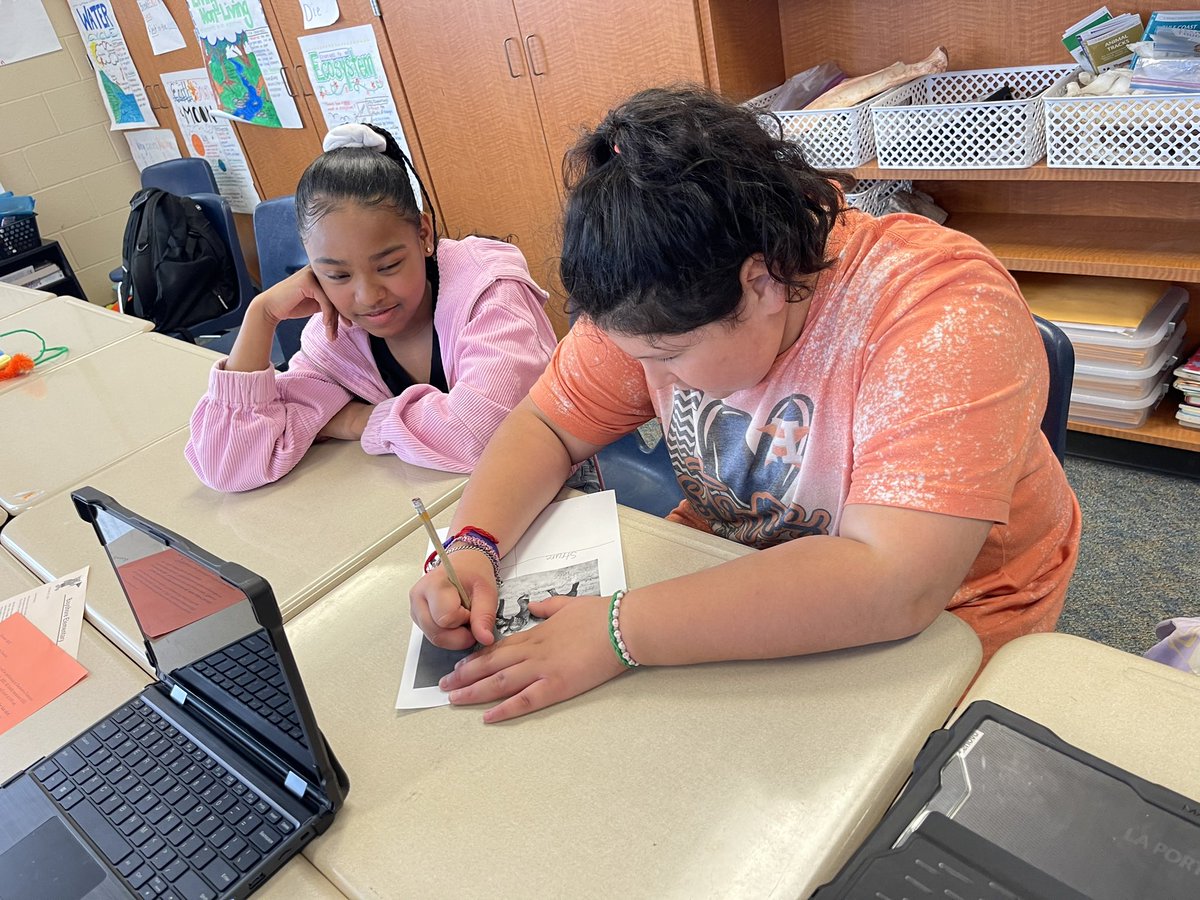 MsJamail's tweet photo. Exploring structure &amp; function at Science Club after school today!📓🎓📚✏️💻#LPGreatThings #ToBayshoreAndBeyond #5thGradeScience #TeamWorkMakesTheDreamWork #ScienceClub https://t.co/cYOh84nRh0
