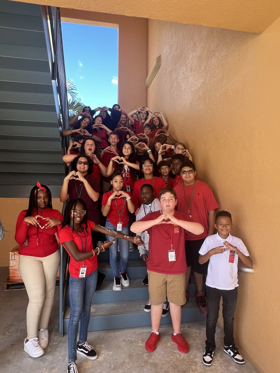 AP_DHPBC's tweet photo. Our first House Spirit day was a huge success! United together against drugs! #RedRibbonWeek2022 #rcainspired @WoodlandsMS_PBC @SDPBCJenKuras @pbcsd @southPbcsd @HowardHepburn @kaycehenning @JemmaVigor @ronclarkacademy https://t.co/p1UYC3MCNy
