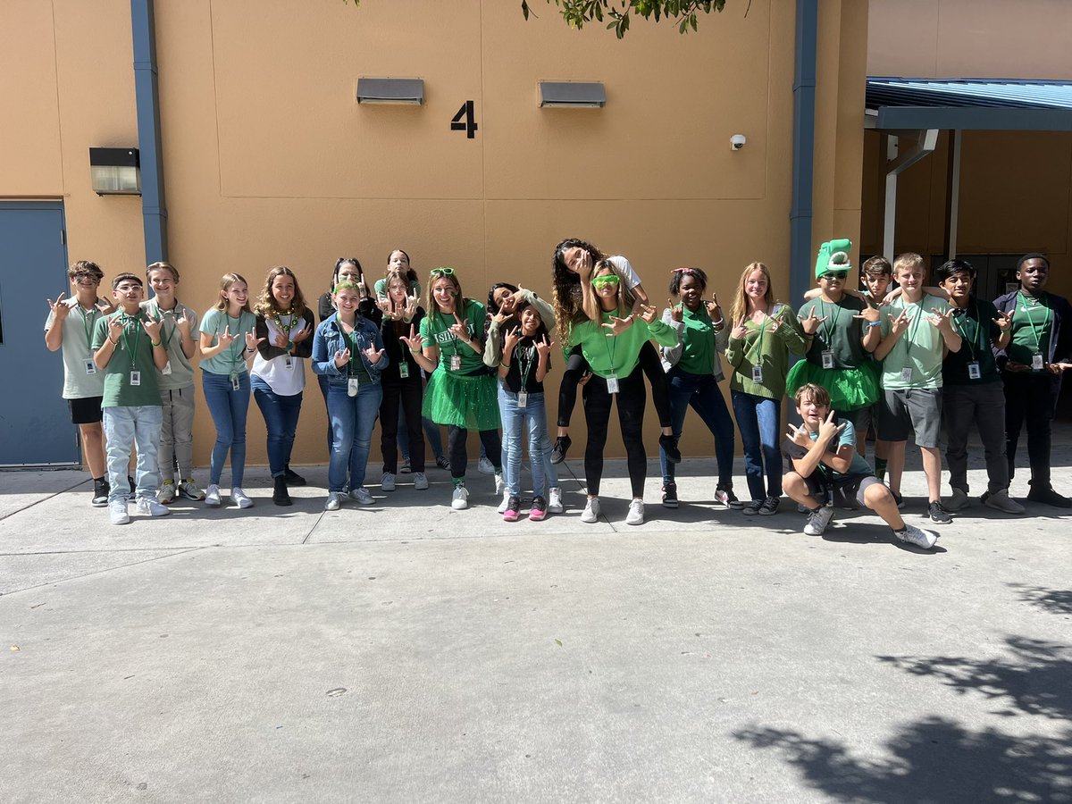 AP_DHPBC's tweet photo. Our first House Spirit day was a huge success! United together against drugs! #RedRibbonWeek2022 #rcainspired @WoodlandsMS_PBC @SDPBCJenKuras @pbcsd @southPbcsd @HowardHepburn @kaycehenning @JemmaVigor @ronclarkacademy https://t.co/p1UYC3MCNy