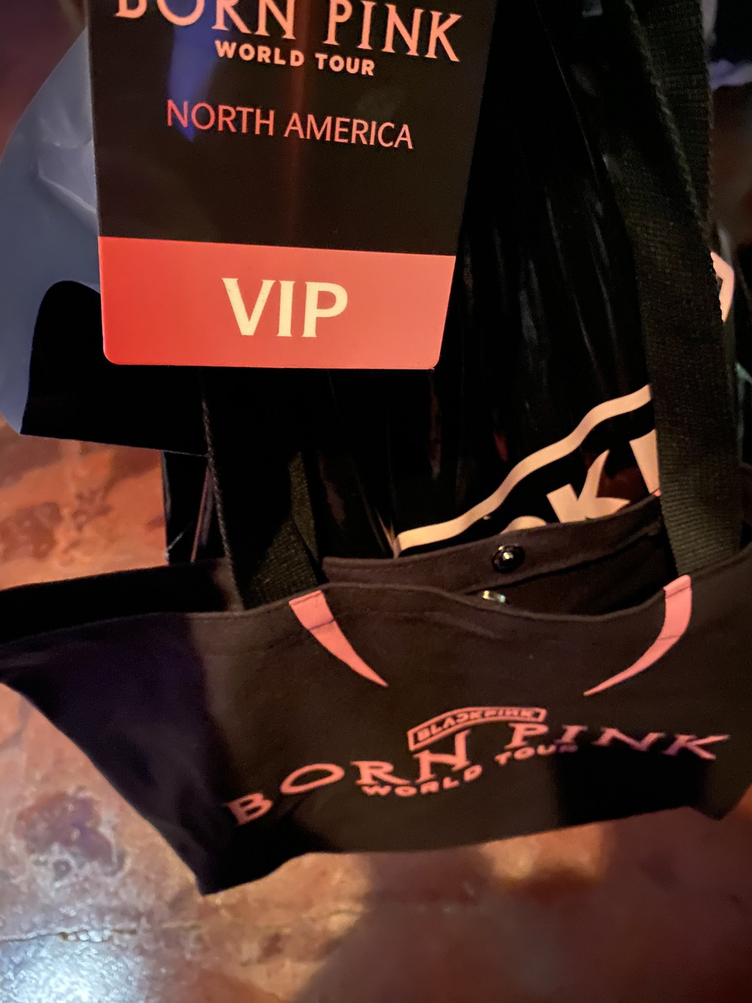 WTS][USA] BLACKPINK BORN PINK ENCORE LAS VEGAS - 1x BLINK PLUS EXPERIENCE  (VIP PACKAGE incl. ARTIST SOUNDCHECK ) Section A4, Row 34, Seat 17, August  18 (Friday) Selling @ $500 (FV) : r/kpopforsale