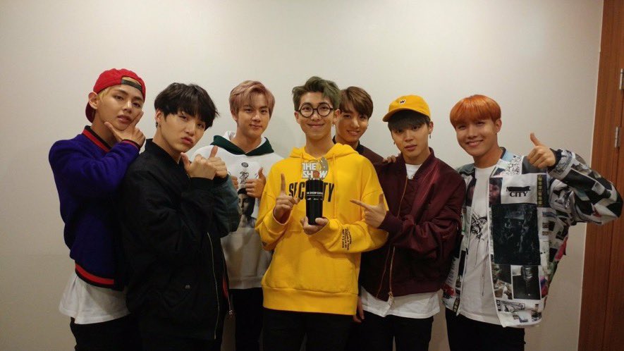 Rtk_jin_lss's tweet photo. バンタン応援ꉂꉂ📢
American Music Awards 

I’m voting for @BTS_twt  for Favorite Pop Duo or Group
#AMAs

RT = 1 vote https://t.co/BjW2vE4Fzf