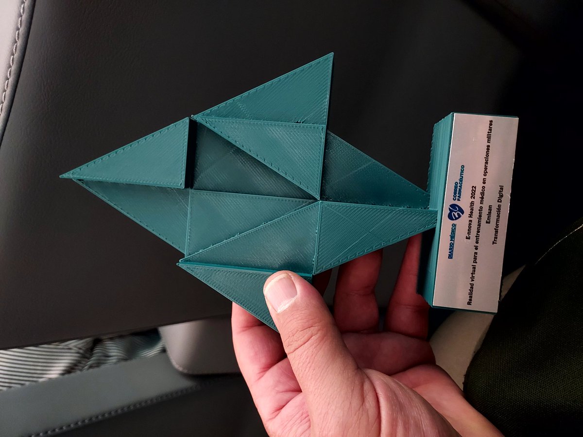 VAUGELEN's tweet photo. Muy orgullosos de recibir el premio #Ennovaheath20022 en su categoria de transformación digital por nuestro proyecto SIMUR liderado por #Virtualware y #EMISAN de entrenamiento de personal sanitario en inmersion realidad virtual. Un reconocimiento a 3 años de duro trabajo. https://t.co/Y42sNMH34G