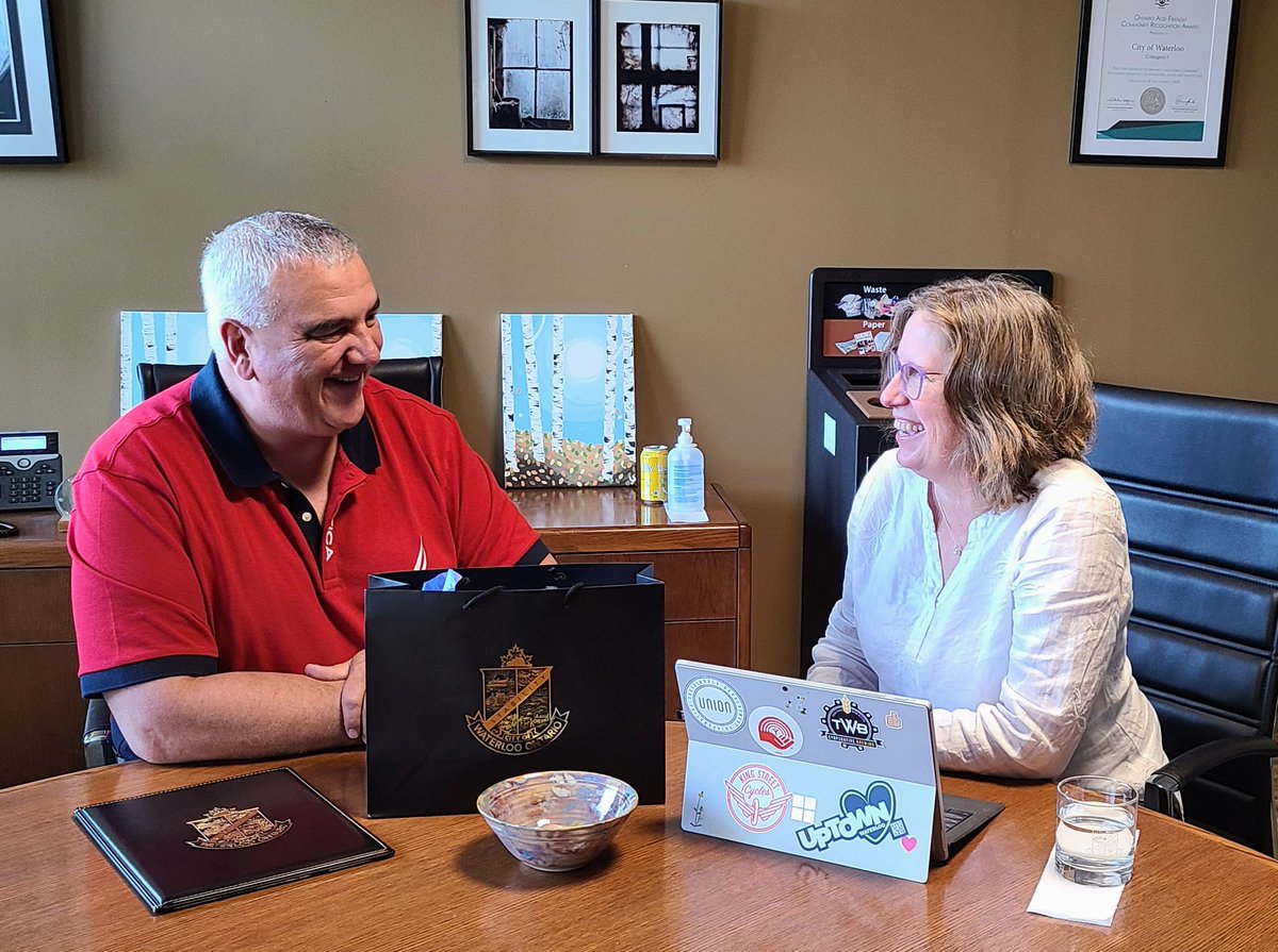 Held a first transition meeting with Mayor-Elect Dorothy McCabe this morning.
Special gift of a handmade bowl from the Waterloo Potters, symbolic of the quality-of-life that municipalities 🏡build, thru art and much much more!