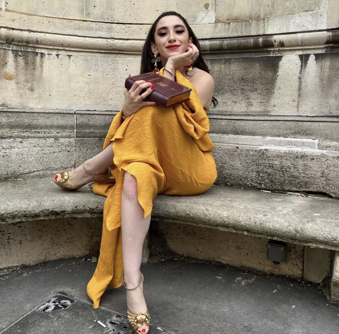 WalkingAllegory's tweet photo. Anya giving us Elsa Schiaparelli is everything!!!! 🦞🦞🦞#RGIP https://t.co/GbXfuco9bk