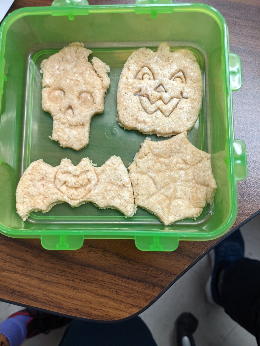 MsTrudyPiercey's tweet photo. Spirit Week continues in grade 6 @AnthonyPaddon . Treaty Tuesday creativity.   Yum. https://t.co/hh8emBlvHf