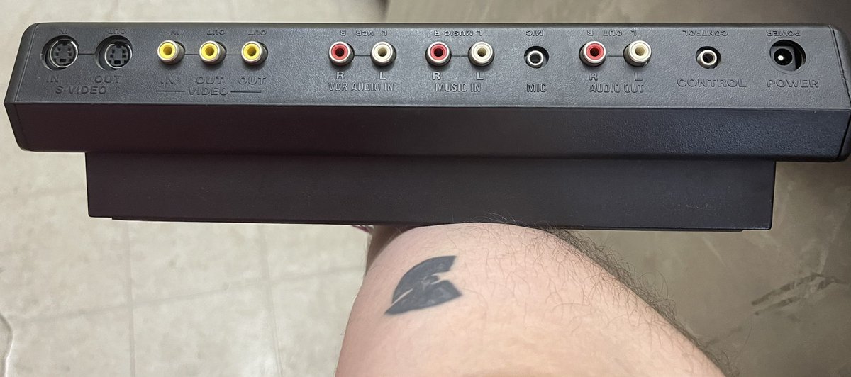 Christopher Commons tweet media