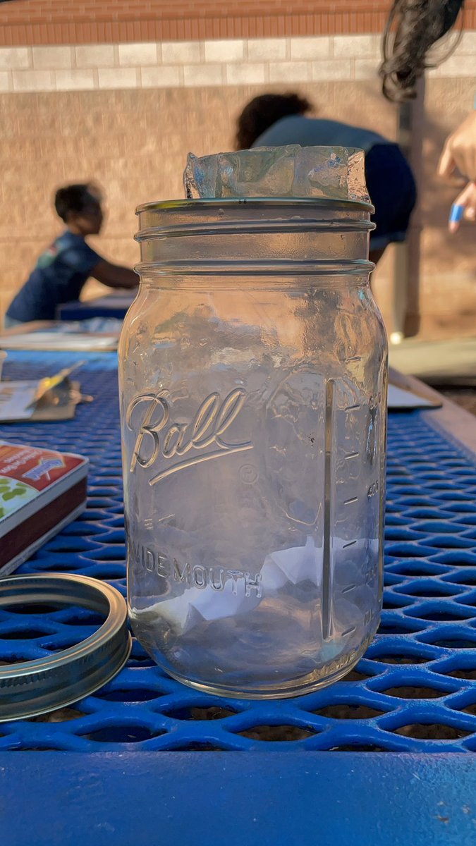 PowellinPrimary's tweet photo. Pollution Lab #4- Smog in A Jar #thirdgrade #scienceisourjam #sbcebobcats https://t.co/CB0s7Dziq4