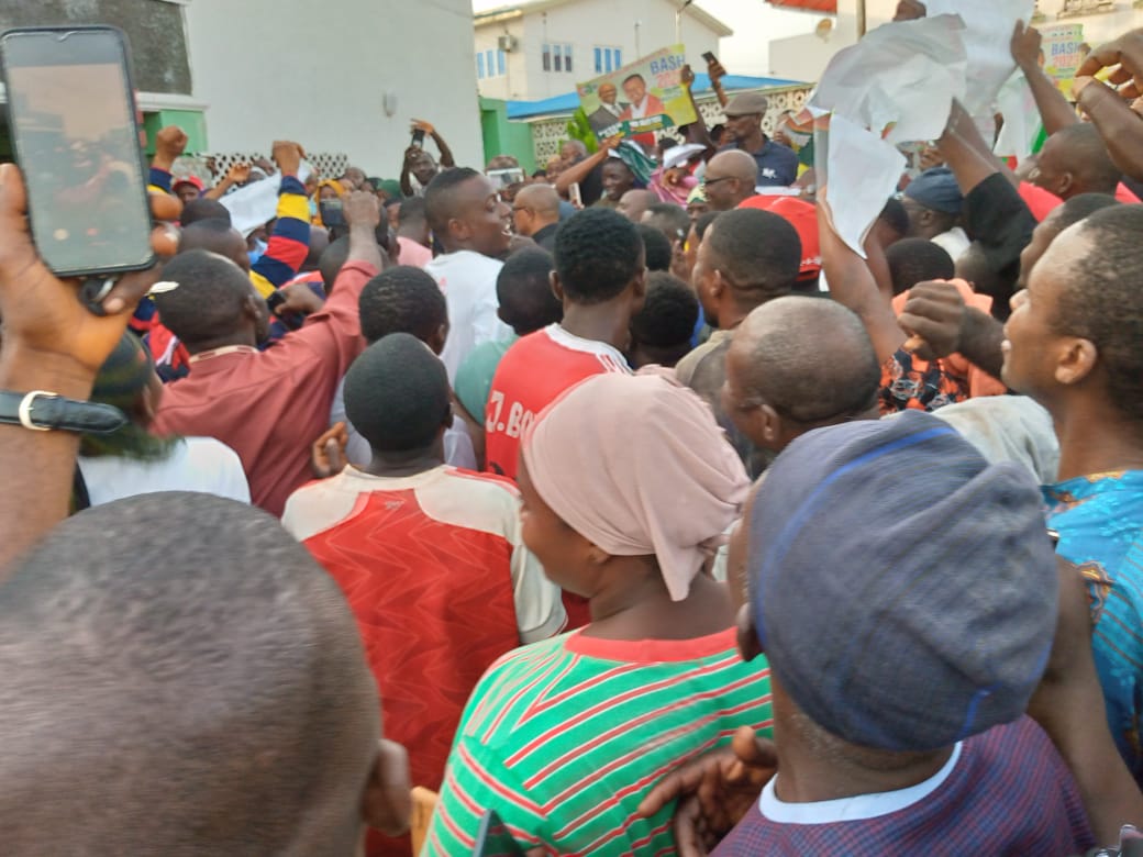 UduFerdinand's tweet photo. This visit by President Peter Obi to Kogi State was unannounced ooo.
Yet, see the crowd. Vawulence Pastor Adeboye Ganduje Rufai Ortom Horny of Ife Ambode Soludo
#PeterObi4President2023 
#OBIdientlyYUSful https://t.co/ThDKadjdJs