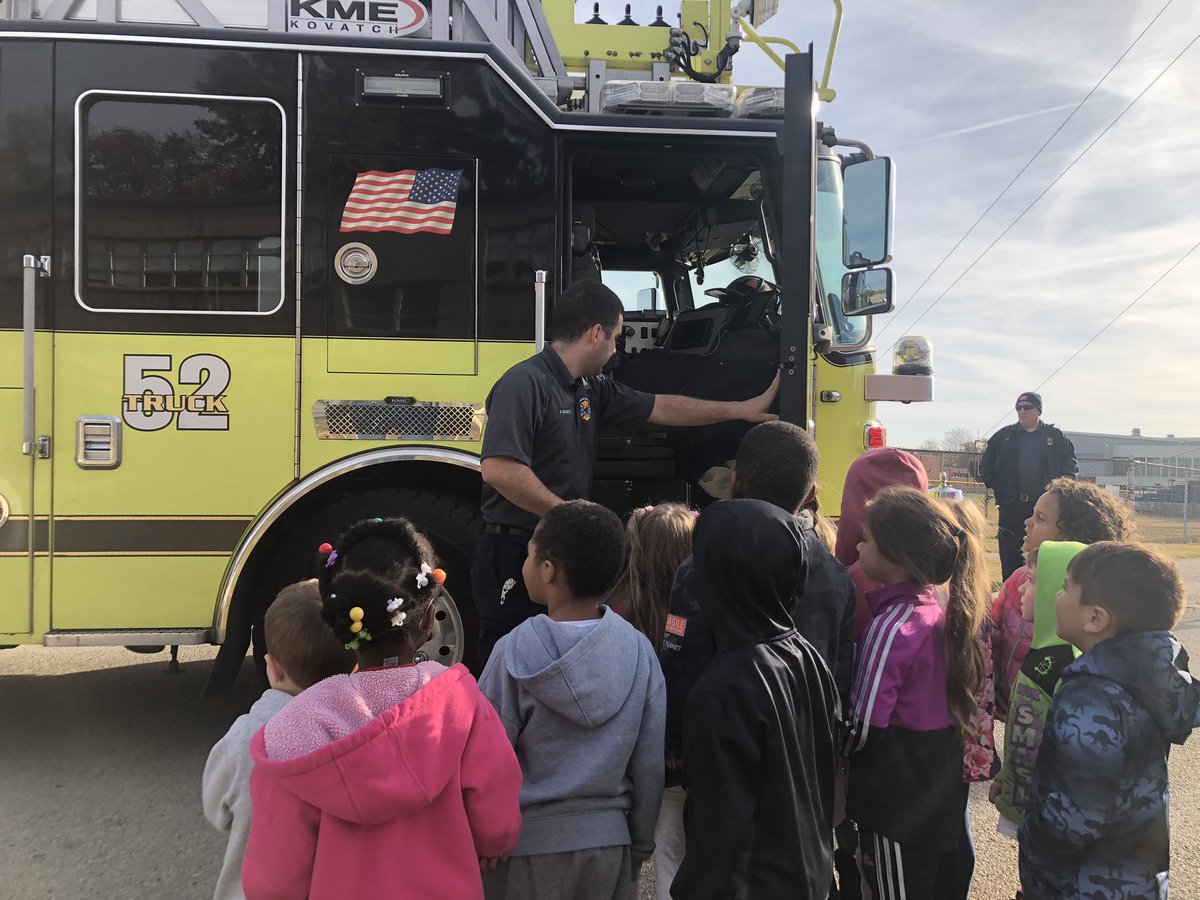 ahoerte1's tweet photo. @PRP_LCFD Thanks for the visit @DixieDragons082 !! https://t.co/rX4vn7jqzY