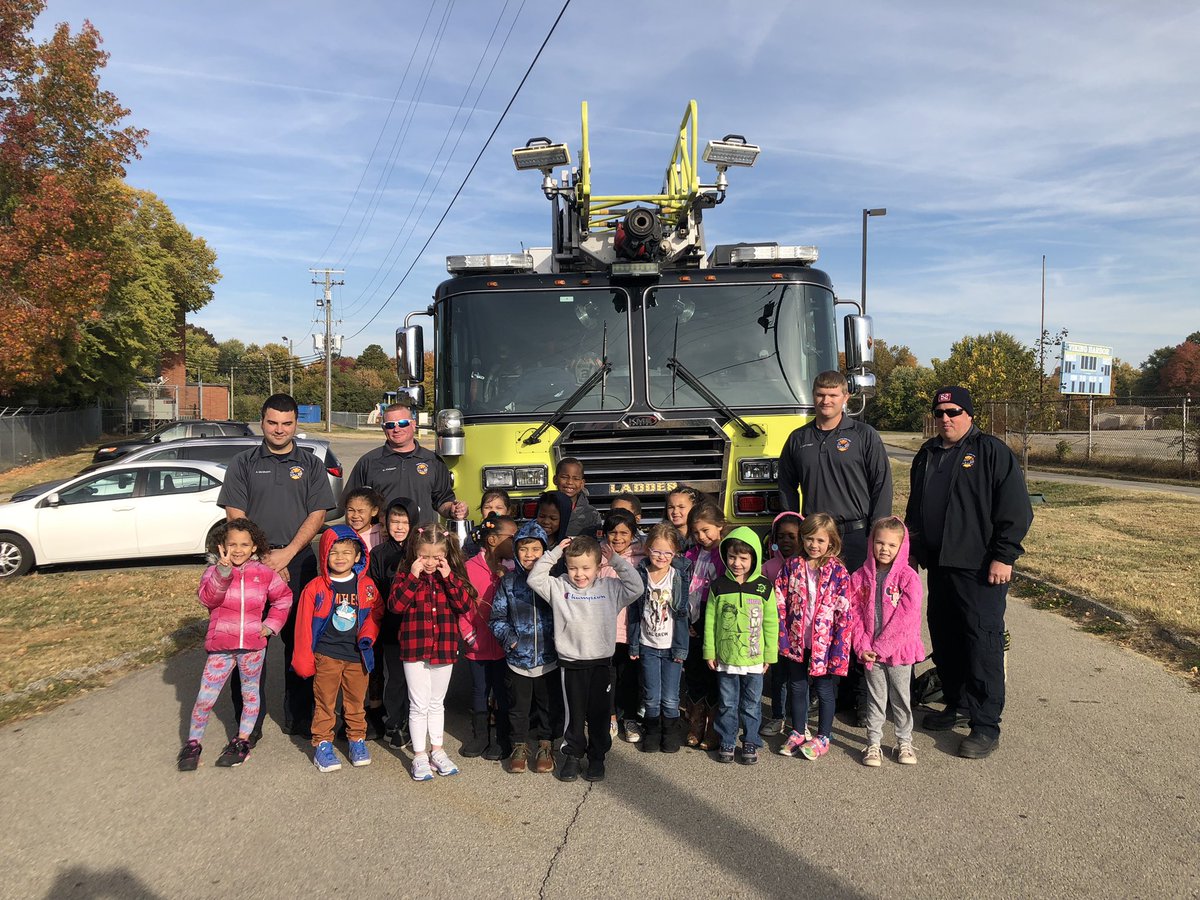 ahoerte1's tweet photo. @PRP_LCFD Thanks for the visit @DixieDragons082 !! https://t.co/rX4vn7jqzY