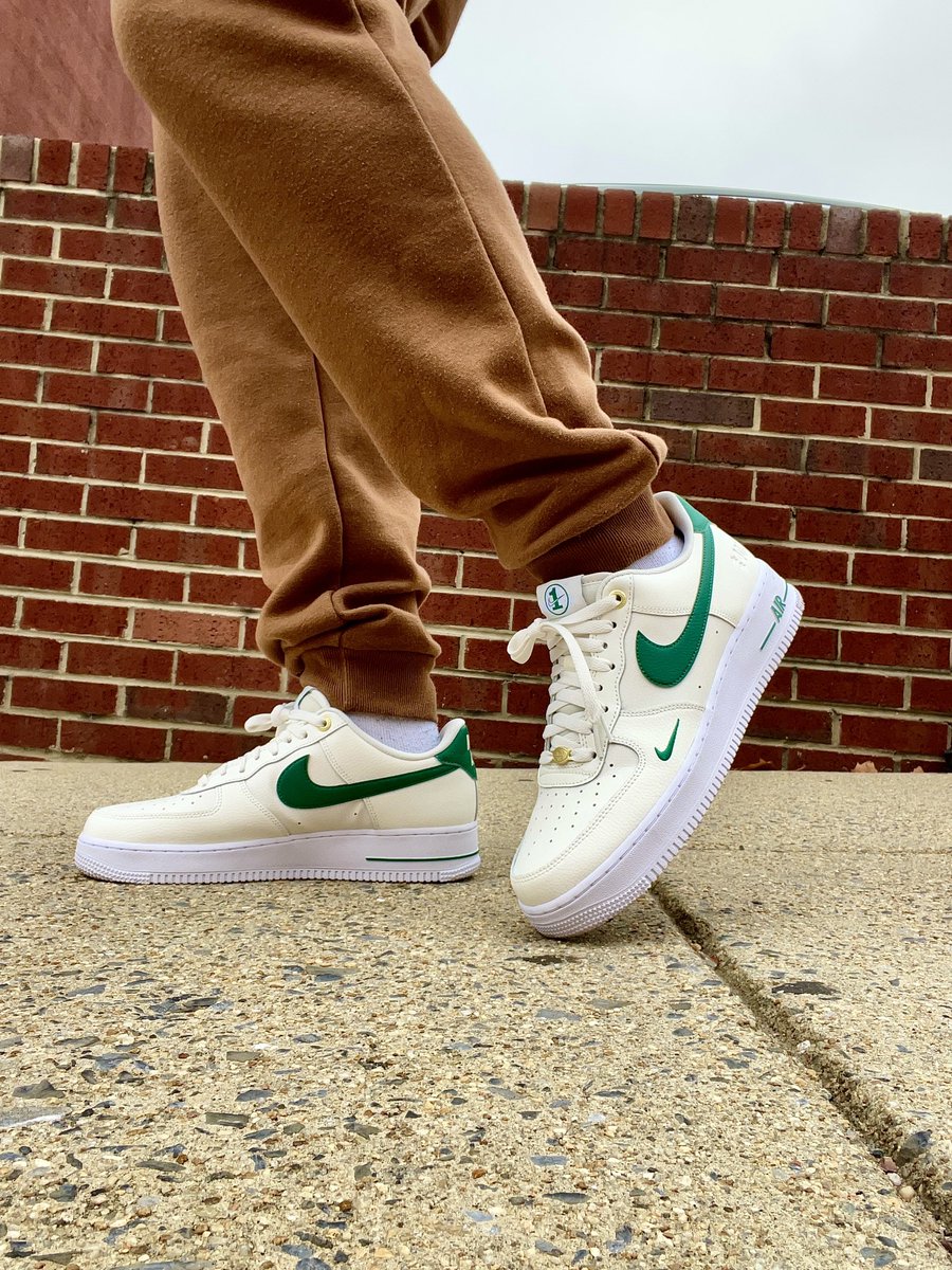 OGMickDre's tweet photo. Today’s kicks 82-22 *40* #af1low 🔥🔥🔥👟
#wearyourkicks #atmoscollectorsclub #kotd #snkrsliveheatingup #yoursneakersaredope #snkrskickcheck #whatsonyourfeet #photography #sneakertwitter #feetheat #icollectkickzz #wdywt #kicksortreat https://t.co/E73xXPTSw9