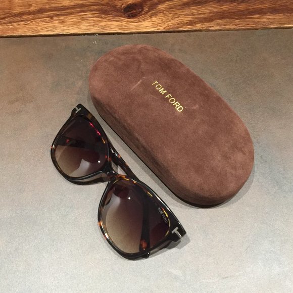 So good I had to share! Check out all the items I'm loving on <a href="/Poshmarkapp/">Poshmark</a> #poshmark #fashion #style #shopmycloset #victoriassecret #aeropostale #tomford: posh.mk/3blY6Mojqub