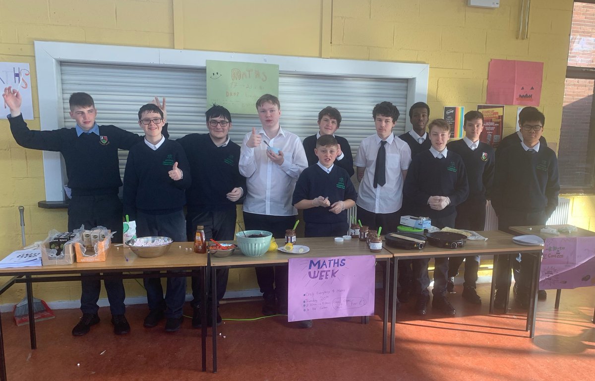 GreenhillsColl's tweet photo. With daily #DropEverything4Maths 
📏🧮📐 numeracy quizzes, the highlight of #mathsweek2022 was Crepe Morning 😋 TY boys were busy weighing ingredients and competing over who could make the perfect circle! The conclusion.. 
Maths+Crepes=Success 👏😉
#Maths4Life #TYactivities https://t.co/CmRM6IOI9y