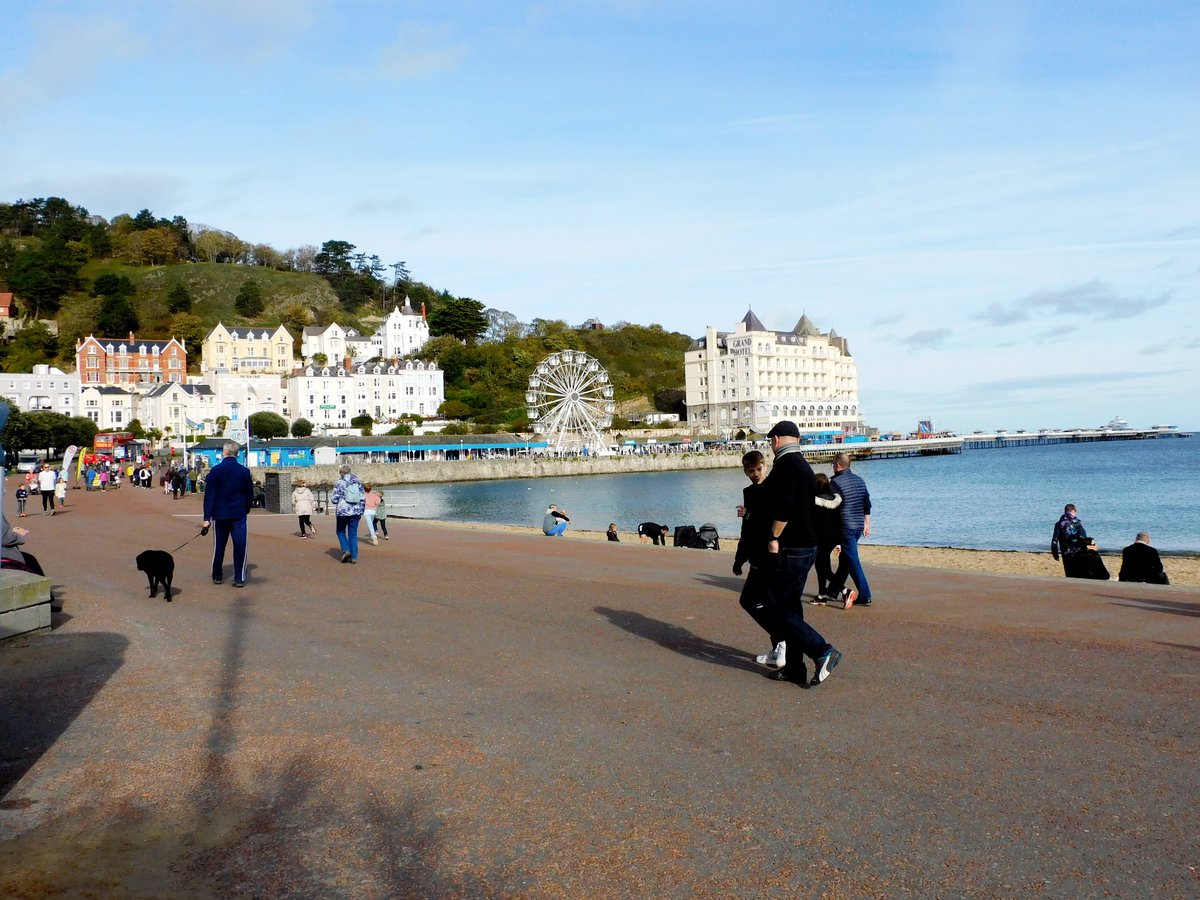 Llandudno holidays. <a href="/PathwaysBfd/">Pathways</a>
