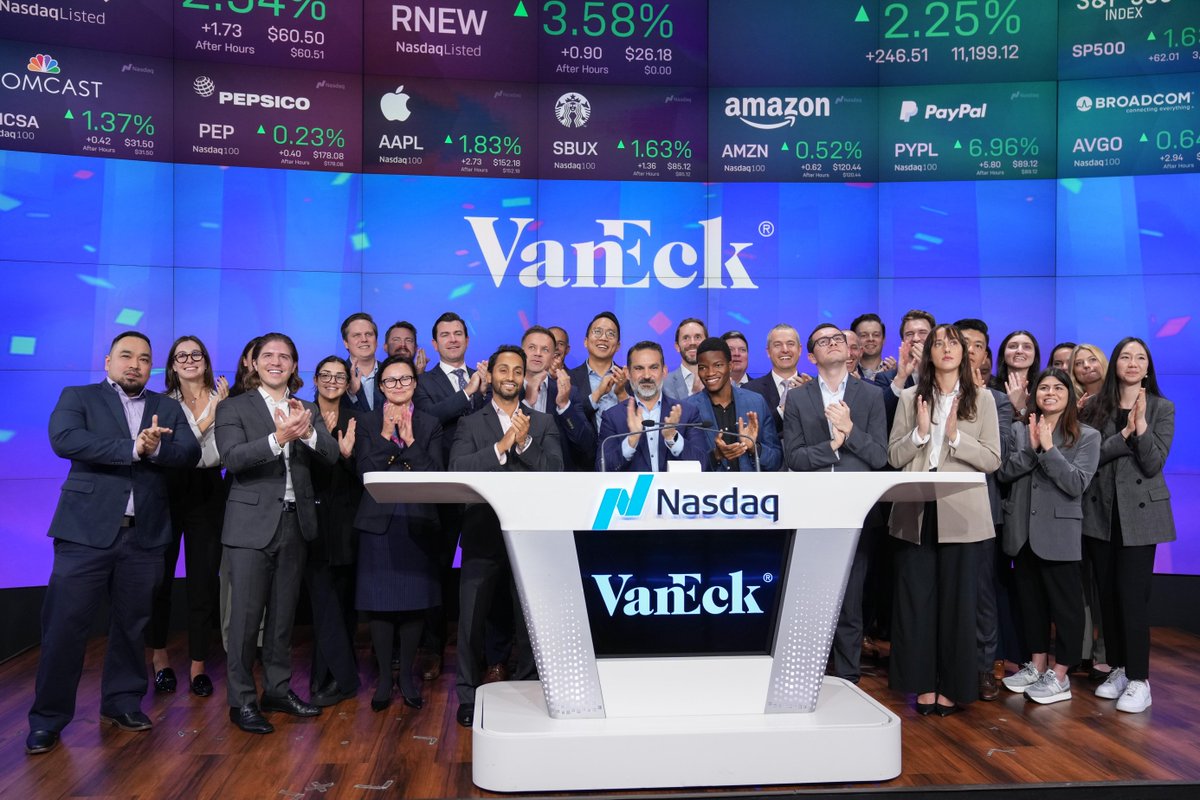 .@vaneck_us joins us for the @NasdaqExchange Closing Bell to celebrate the listing of the VanEck Green Infrastructure ETF. $RNEW offers exposure to innovative companies working to drive a more greener and sustainable U.S. infrastructure.