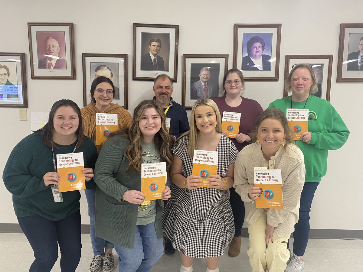 Prowlander's tweet photo. Rowan County Technology Fellows diving into the #4Shifts with @mcleod @KentuckyDLC @RowanSchools #deeperlearning #studentagency #techinfusion #authenticwork https://t.co/EVvU5I0P1W