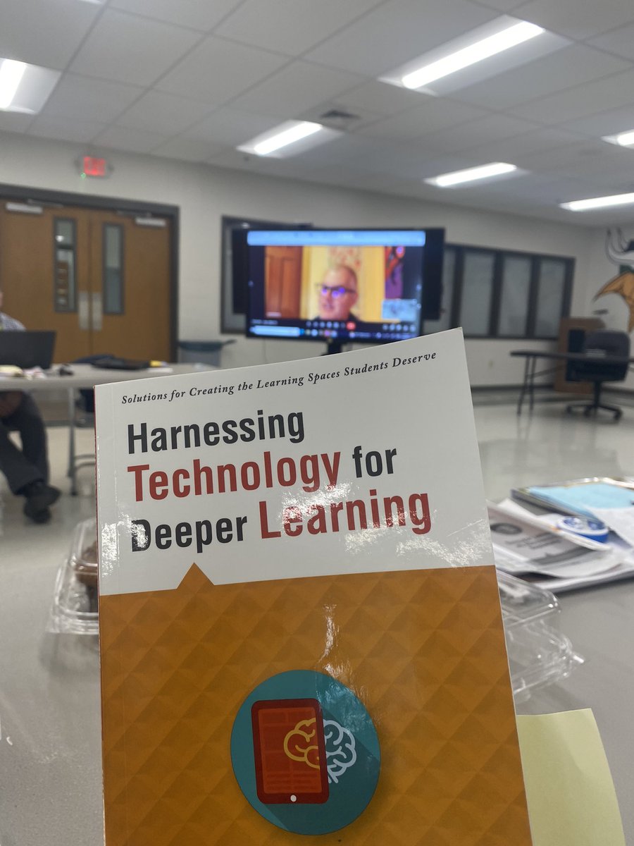 Prowlander's tweet photo. Rowan County Technology Fellows diving into the #4Shifts with @mcleod @KentuckyDLC @RowanSchools #deeperlearning #studentagency #techinfusion #authenticwork https://t.co/EVvU5I0P1W