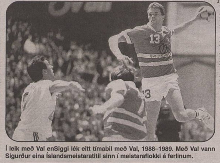 HBall_special's tweet photo. Á svona kvöldi er fullkomið að hlusta á nýjasta þátt Handball Special... Stórskyttan og gleðigjafin
Sigurður VALUR Sveinsson
https://t.co/CRtAHm62pK
#handboltiis @HBall_special #handkastid #seinnibylgjan #þjóðaríþróttin https://t.co/d0C7takcjw