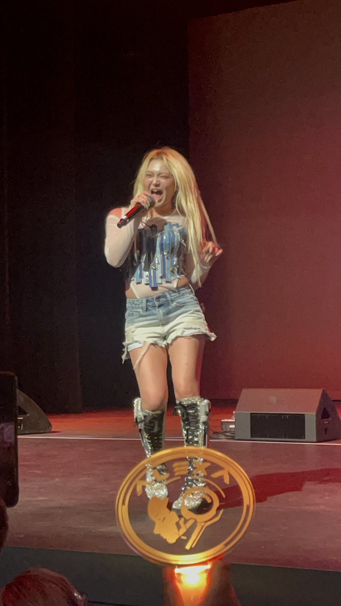 2spoonie4you's tweet photo. #AleXaUSTour #alexainatl
Sheβs so cute and small!! https://t.co/diMpIAvVeu