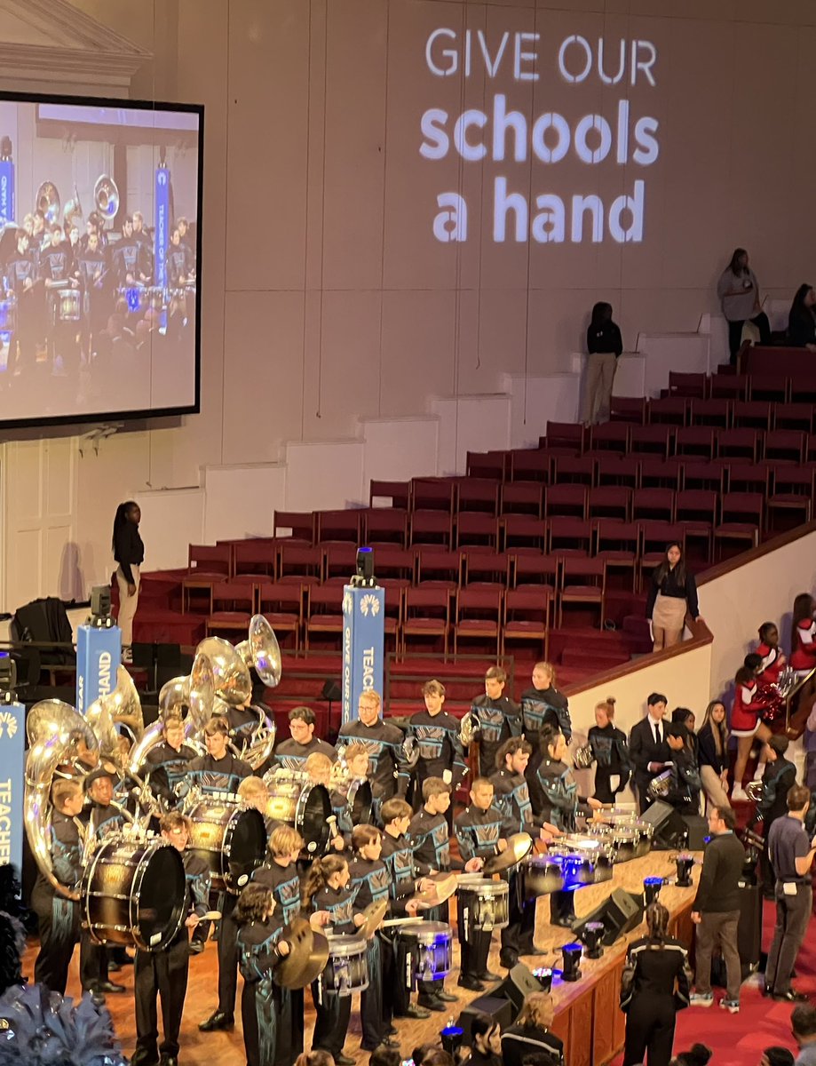 HarrisonHoyas's tweet photo. Great day celebrating Mrs. Jordan Motsinger - Harrison’s awesome Teacher of the Year and CCSD High School Teacher of the Year! Shout out to our band, cheerleaders, teachers, &amp; students for representing at the TOTY pep rally! https://t.co/yOx0qFbOkJ