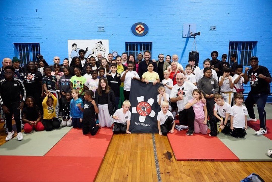 Gloves Up Knives Down tweet media