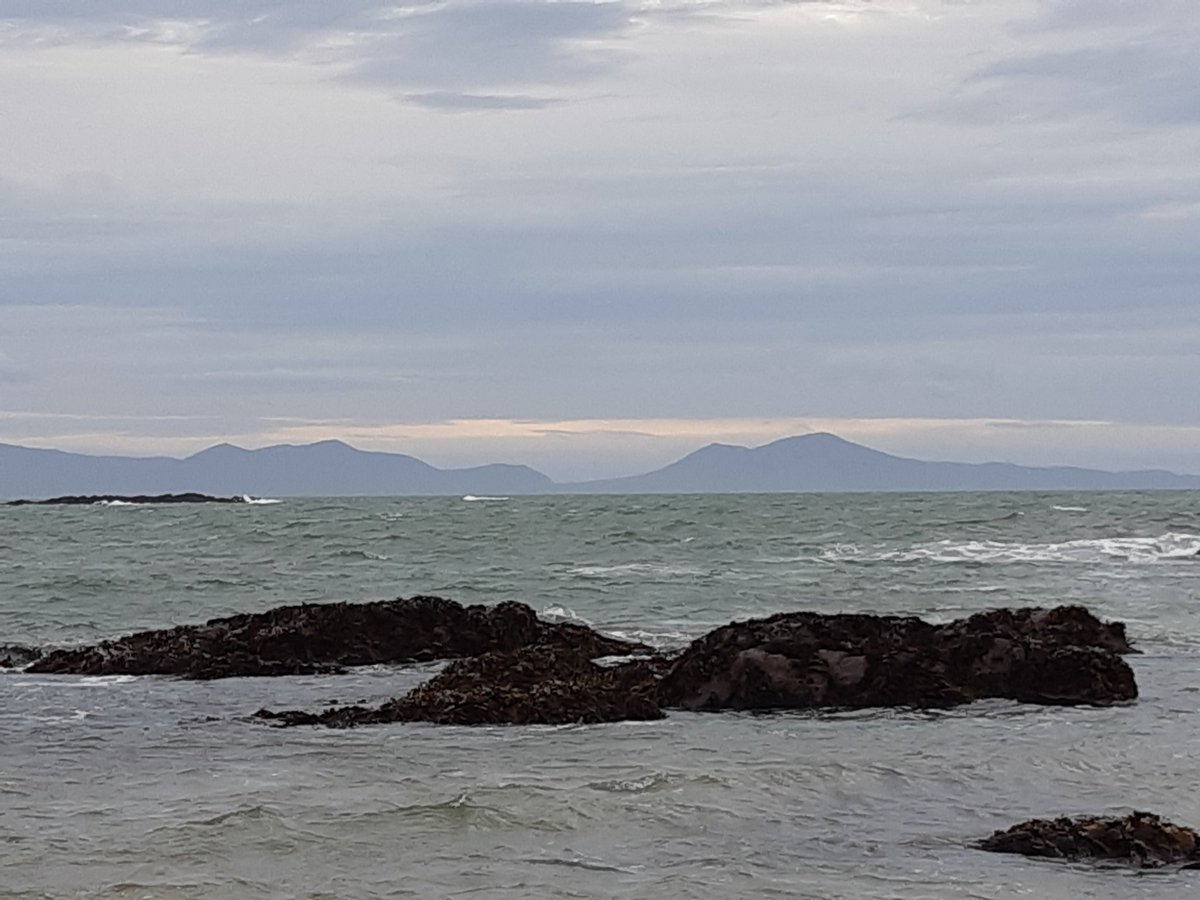 AliBongo888's tweet photo. #SilverBay #TraethLlydan #Anglesey Pretty Special 💙 https://t.co/k4t41p9qRK
