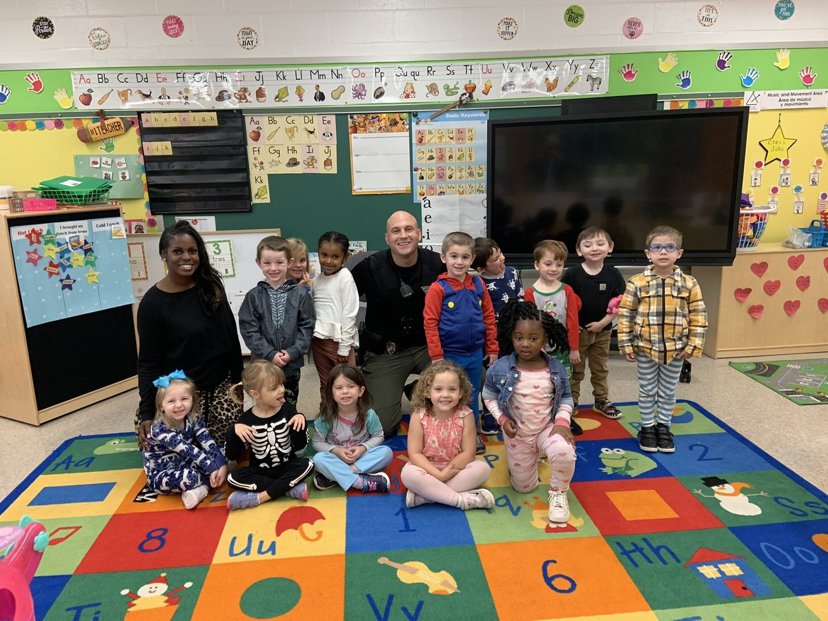 Thank you, Officer Brian, for teaching Mrs. Giordano’s class all about Trick-or-treat safety! 🎃<a href="/WDPolice/">West Deptford Police</a> <a href="/wdeptford/">West Deptford</a>