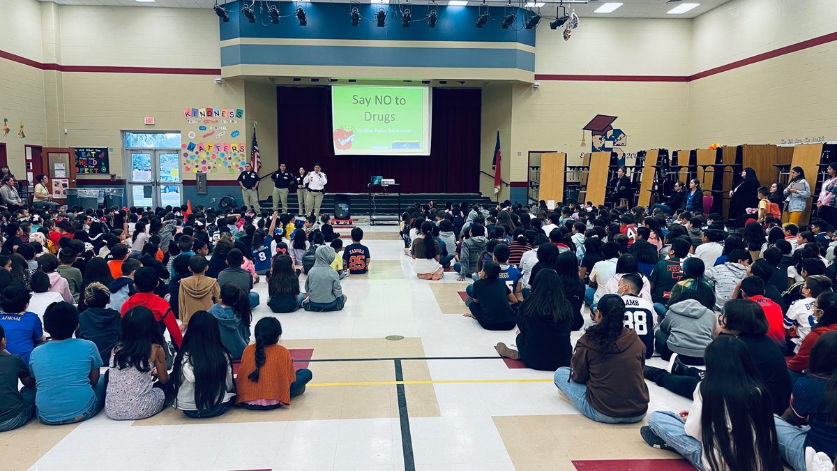 scholarpride's tweet photo. Thank you Mcallen Police Department for presenting “Say NO to drugs” to our Scholars during Red Ribbon Week! The students loved seeing McGruff, thanks for bringing him to Sanchez! #McAllenPD #RedRibbonWeek2022 https://t.co/qOW6wqJmUv