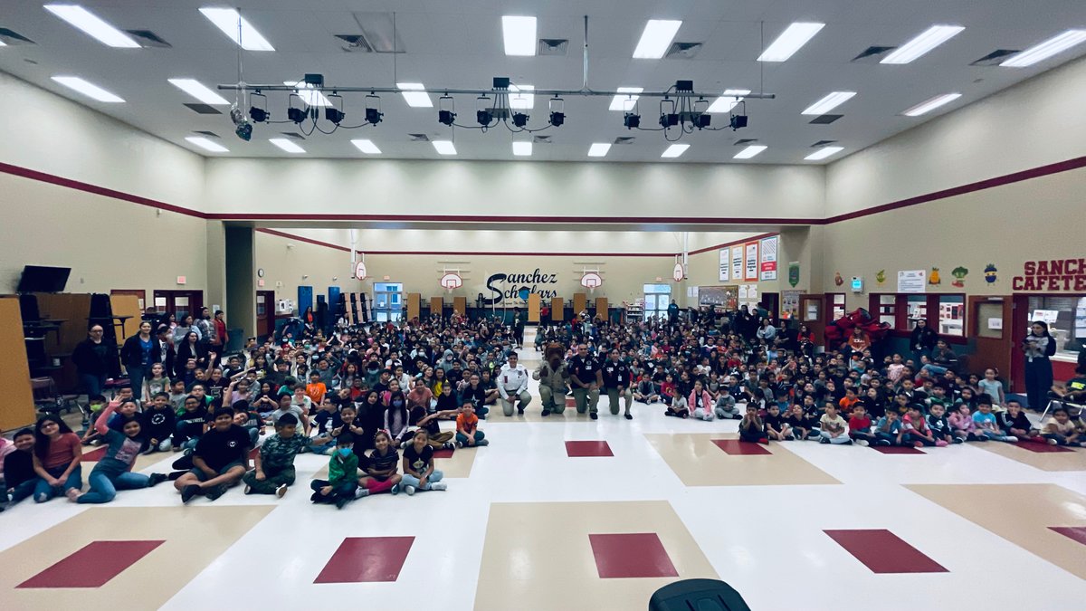 scholarpride's tweet photo. Thank you Mcallen Police Department for presenting “Say NO to drugs” to our Scholars during Red Ribbon Week! The students loved seeing McGruff, thanks for bringing him to Sanchez! #McAllenPD #RedRibbonWeek2022 https://t.co/qOW6wqJmUv