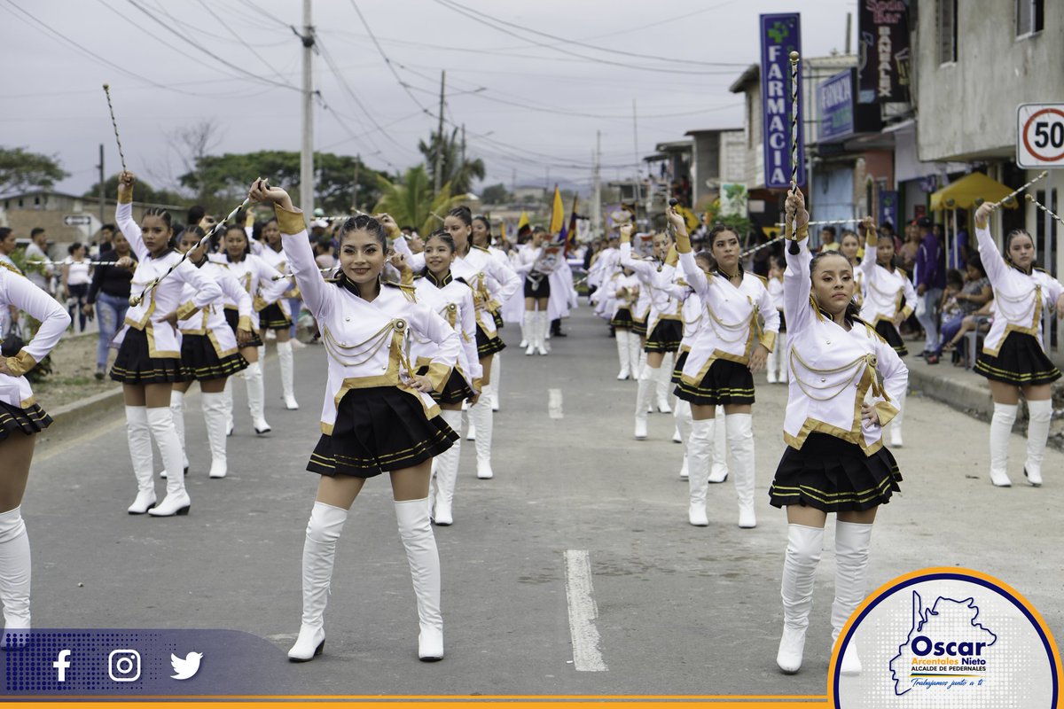OscarTatoA's tweet photo. Una auténtica fiesta de colores, melodías y talento vivimos en el desfile cívico institucional en #Pedernales.
🎉
#MesDelComercio. 👖
#FiestasDelComercio. 🎉
#OctubreEnPedernales. 🇪🇨
🎵🎶🎵 https://t.co/M7GPGeY1uE