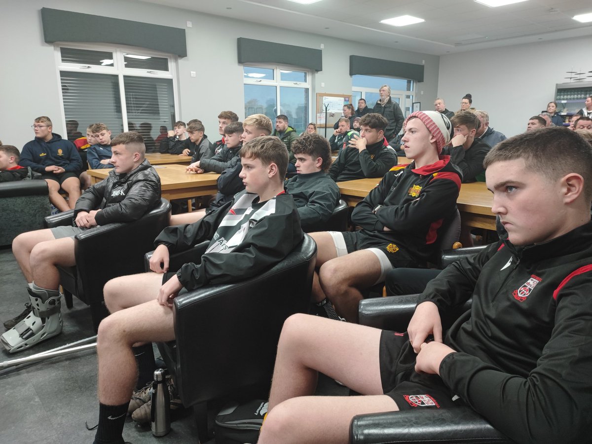 CVSRU's tweet photo. Superb message delivered by @LeighWilliams2 of @WRU_Community to our U15s players and parents this evening on Values, Anti-Doping and Social Media 👏🖤💛🏉
Thanks Ynysview Community Hub https://t.co/2KmW6a1Icy for hosting us.
@ACS_Sport @AGRhydywaunPE @WRUHub_MACS @StjohnboysPE https://t.co/W31nAV5Ss4
