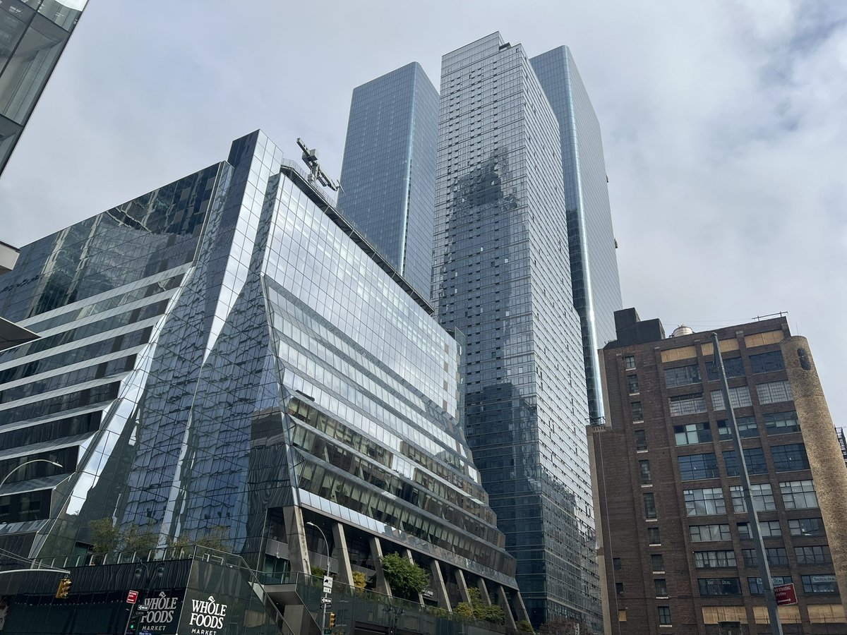 ninaxoxox97's tweet photo. So this happened @LOrealParisUSA wants me for a hair model I’m like speechless right now.. I have no words like uhm thanks😳💆🏼♀️🥺✨ #sothishappened #LOrealParis #shooked #hudsonyards #NYC https://t.co/XFO5hoYvVR