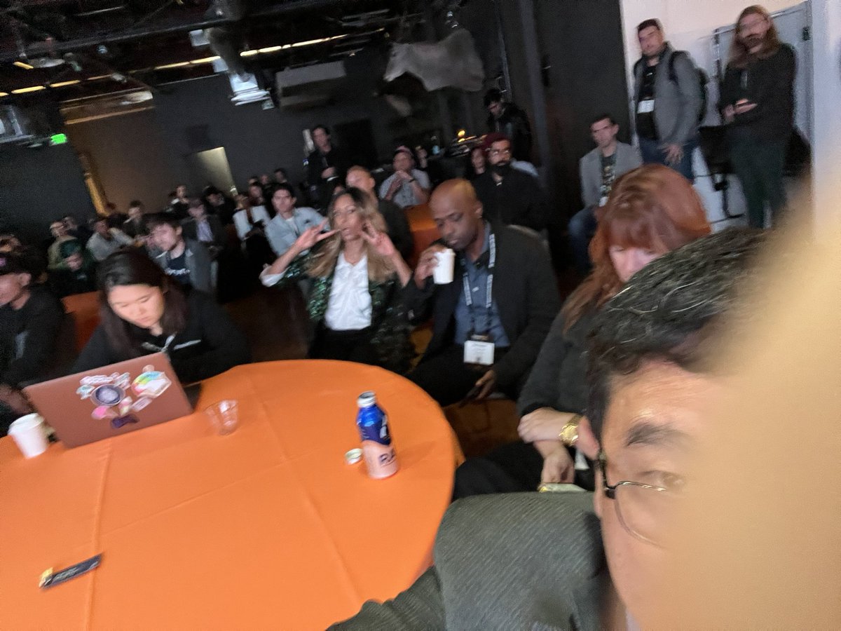 deantak's tweet photo. Nice crowd at #GBSummit today https://t.co/ArUqi799KW