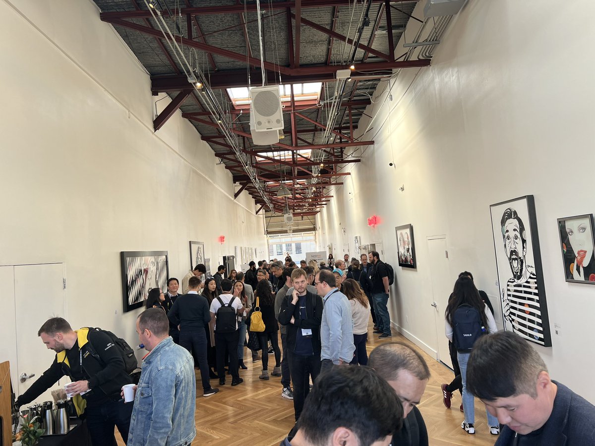 deantak's tweet photo. Nice crowd at #GBSummit today https://t.co/ArUqi799KW