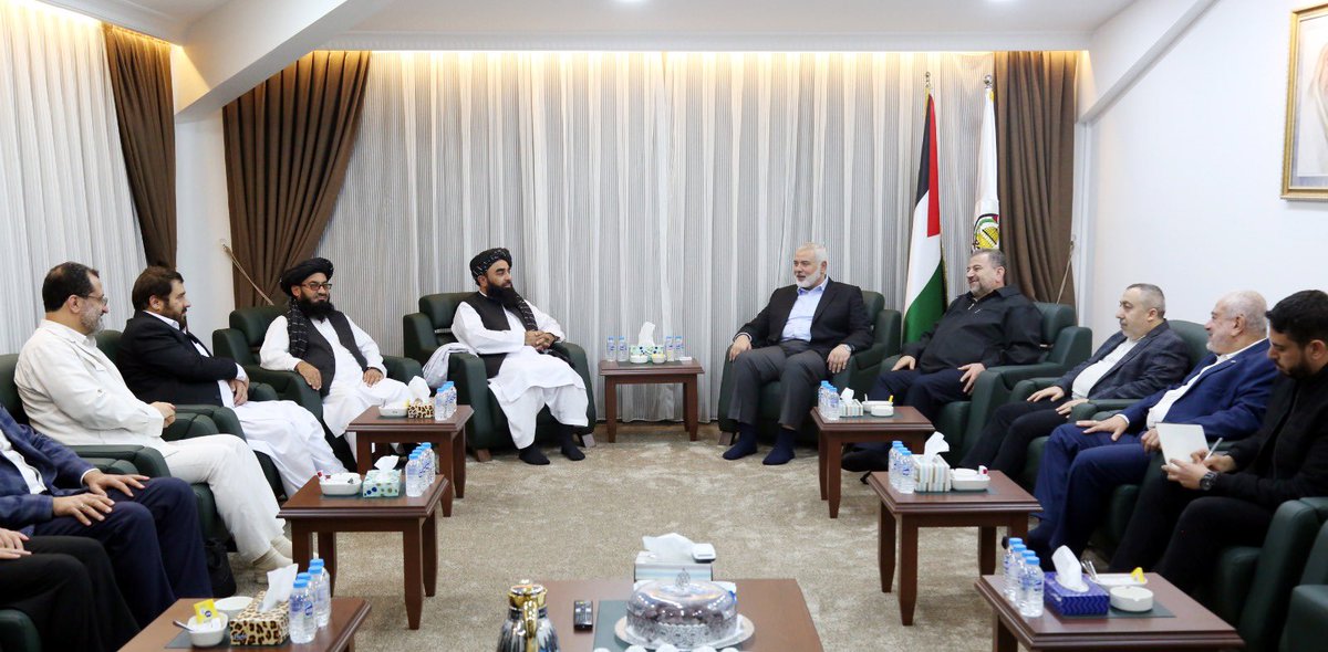 Zabehulah_M33's tweet photo. د اسلامي امارت ویاند ذبیح الله مجاهد او ورسره پلاوي دفلسطین هېواد د حماس ګوند د سیاسی دفتر مشراسماعیل هنئه او مل پلاوي سره وکتل.
دواړو خواوو د فلسطین اوافغانستان په اوضاع خبرې وکړې.
افغان استازو د فلسطین اواقصی قضیه د ټول امت ستونزه وبلله او دفلسطینیانو له داعیې څخه یې حمایت وکړ. https://t.co/IR3Z12lTHT